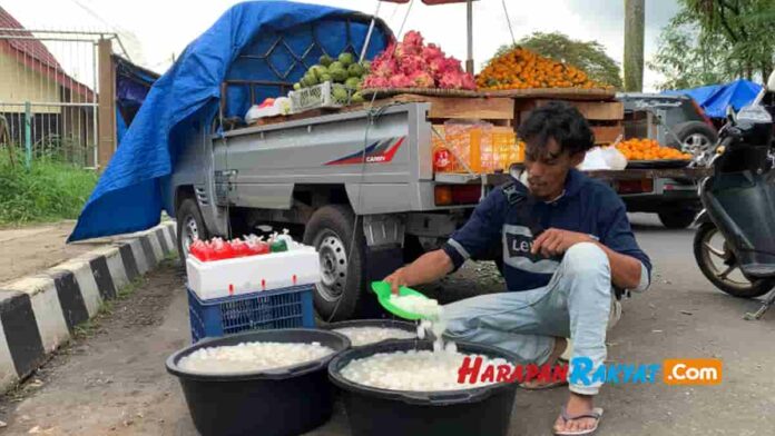 Berkah Ramadhan 2023, Pedagan Buah di Pasar Ciamis Laris Manis