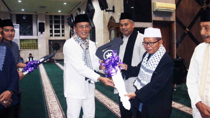 Bupati Ciamis Serahkan Bantuan Hibah 28 Motor dan Pangan Beras untuk 199.757 KPM