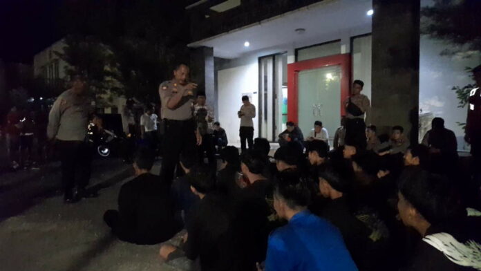 Halaman Kantor Dispora Kota Banjar Diduga Sering Dijadikan Tempat Nongkrong Remaja