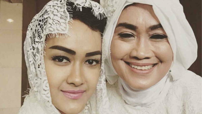 Ibu Mendiang Julia Perez Ditabrak, Alami Pendarahan di Otak