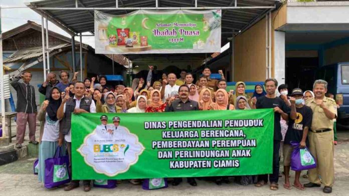 Kegiatan Bubos Rantang Cinta, DP2KBP3A Ciamis Bagikan Paket Sembako