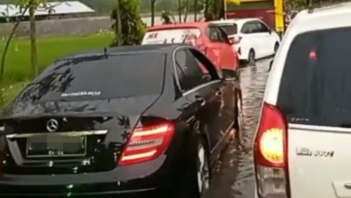 Jalan Anwar Musaddad Garut
