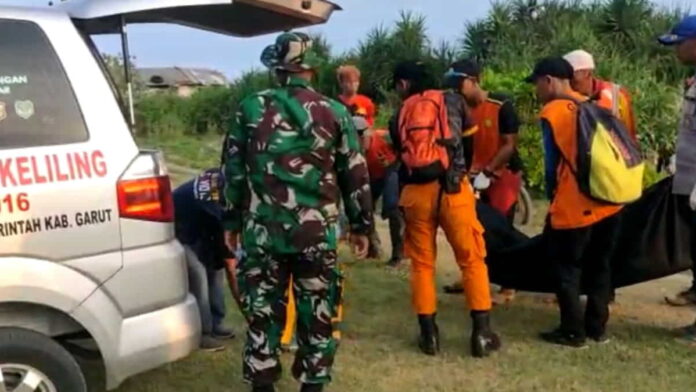 Korban Tergulung Ombak Pantai Santolo Garut Ditemukan Tewas