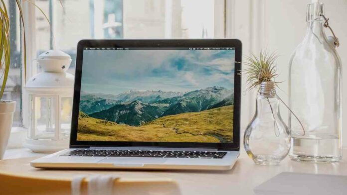 Layar Laptop Bergerak Naik Turun