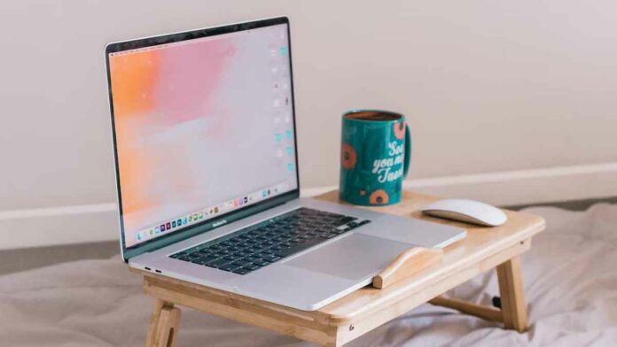 Layar Laptop Setengah Putih, Ini Solusinya agar Kembali Normal