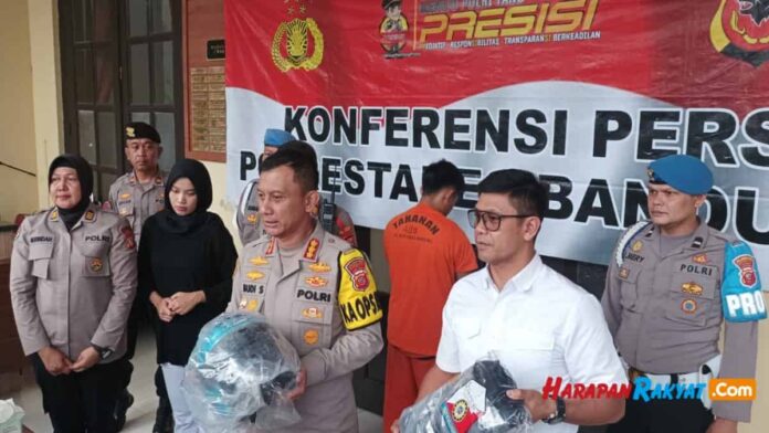 Pelaku pemukulan lansia