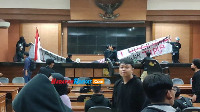 Protes UU Cipta Kerja di Tasikmalaya