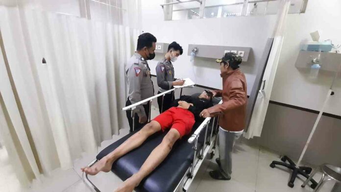 Tabrakan Dua Pengendara Motor