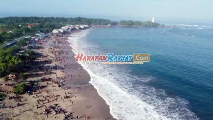 Wisata Pantai Santolo Banjir Wisatawan