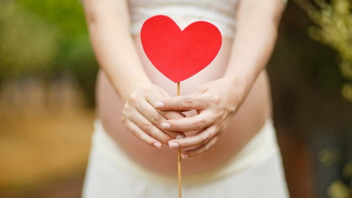 Arti Mimpi Melahirkan Bayi Perempuan saat Hamil
