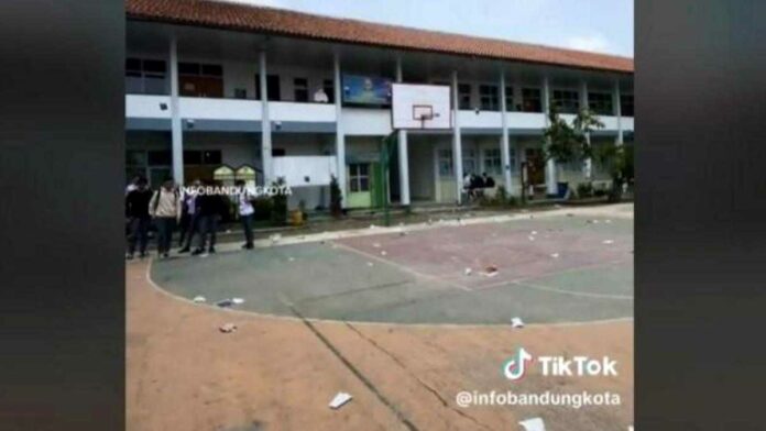 Siswa SMAN 21 Bandung