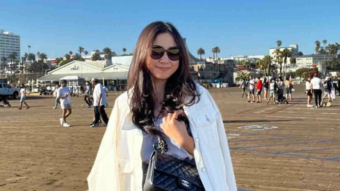 Gadis Cantik Raih 4 Gelar