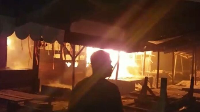 Pasar Ciawitali Garut Terbakar, 8 Kios Hangus