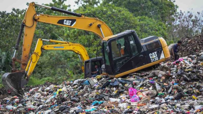 DLH Kota Bandung mengakui masih adanya tumpukan sampah di beberapa ruas jalan di Kota Bandung