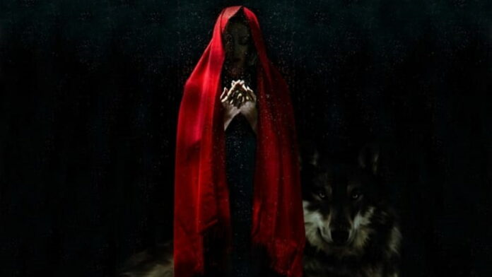 Warga Kawali Ciamis Bonceng Wanita Berkebaya Merah