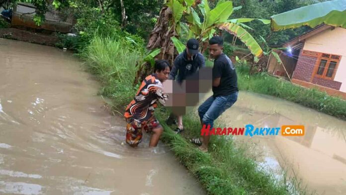 Mayat Mengapung di Kolam