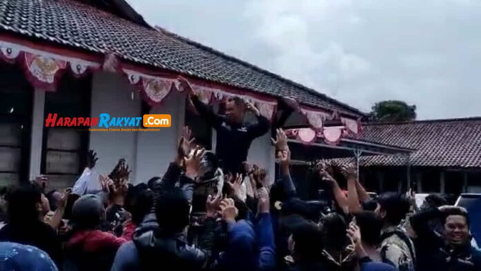 Saweran Duit Ketua Nasdem Garut