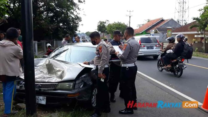 Tabrakan Mobil Sedan vs Motor di Cikoneng Ciamis, 3 Orang Alami Luka