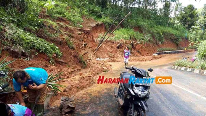 Tebing longsor di Ciamis
