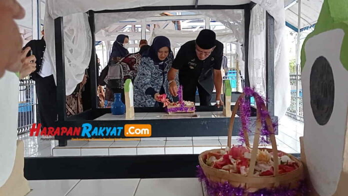 Bupati Herdiat Ziarah