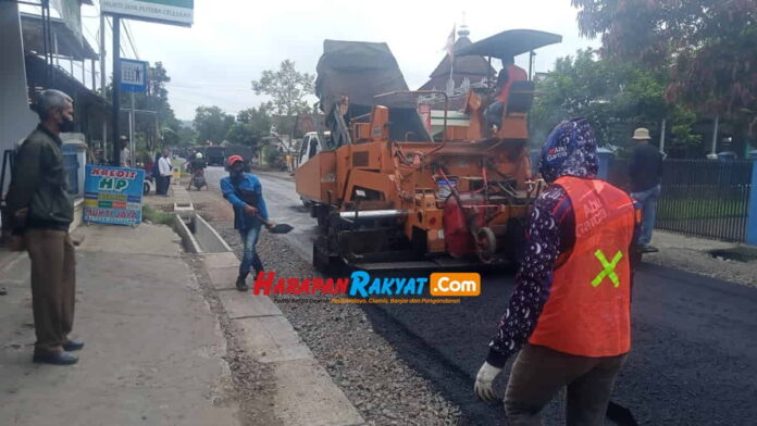 Hotmix Jalan Pamarican-Banjar