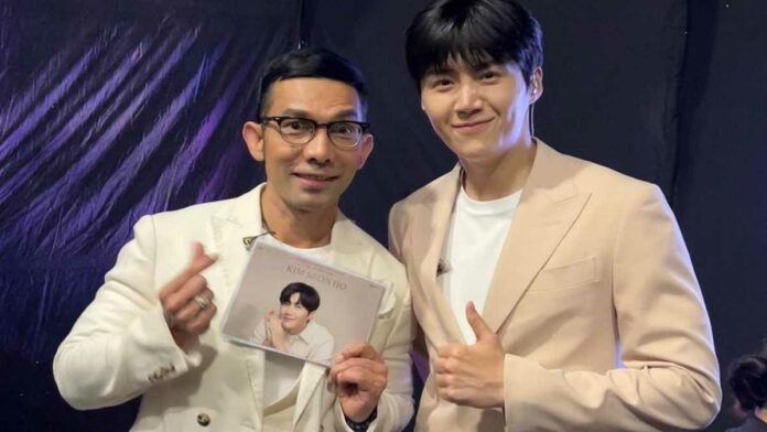 Indra Herlambang Jadi Presenter Fan Metting