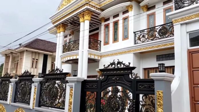Kampung Miliarder di Garut Viral