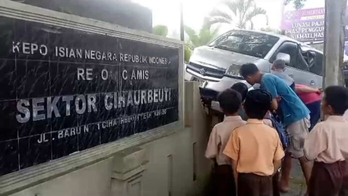 Kendaraan terlibat kecelakaan beruntun di Cihaurbeuti Ciamis