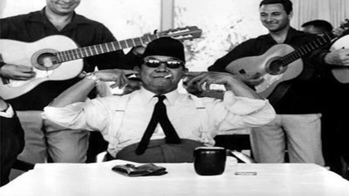 Lagu Mari Bersuka Ria Karya Soekarno