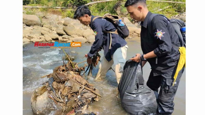 Mahasiswa Resah Banyak Sampah di Tasikmalaya