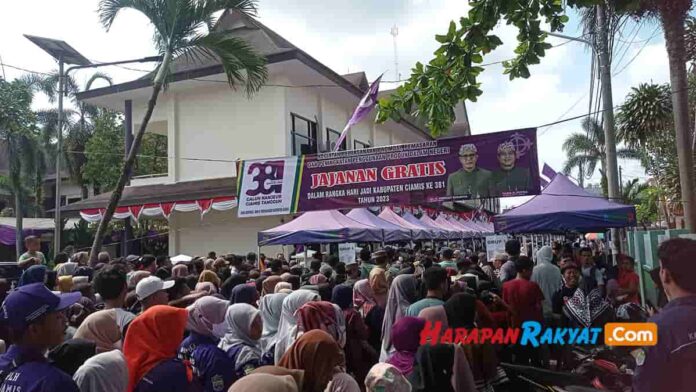 Ribuan Masyarakat Serbu Jajanan Gratis Hari Jadi Ciamis, Ada yang Pingsan