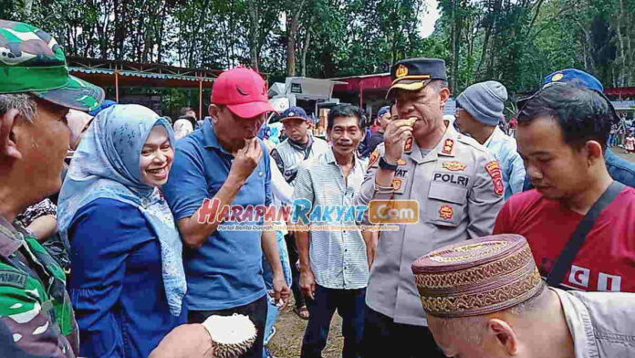 Ribuan Warga Serbu Festival Durian Lokal Unggulan Desa Bangunkarya Pangandaran