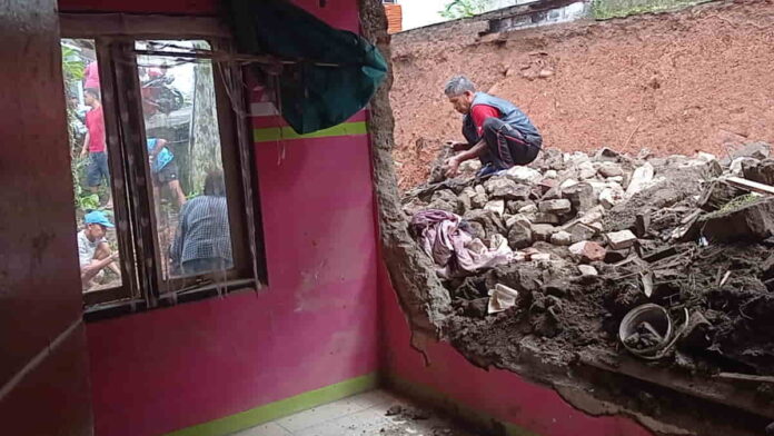 Rumah Warga Maleber Ciamis Jebol