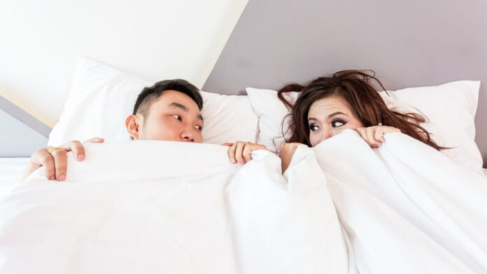 Arti Mimpi Suami Tidur dengan Perempuan Lain