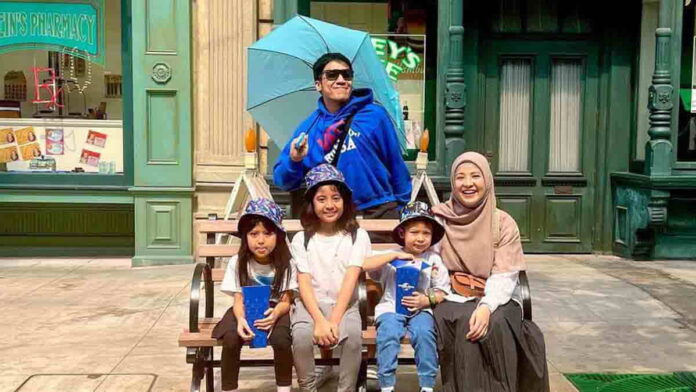 Desta dan Natasya Rizki Liburan
