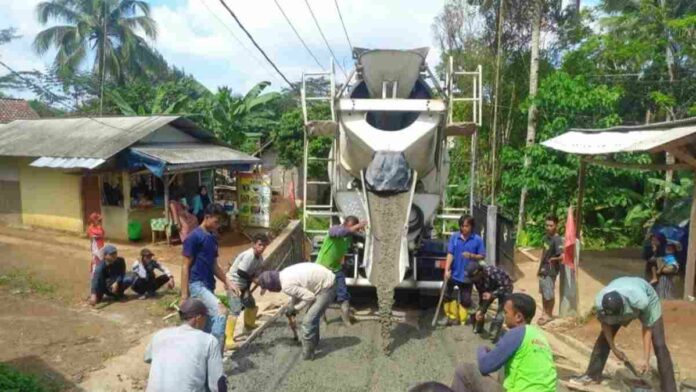 Jalan Desa Nasol