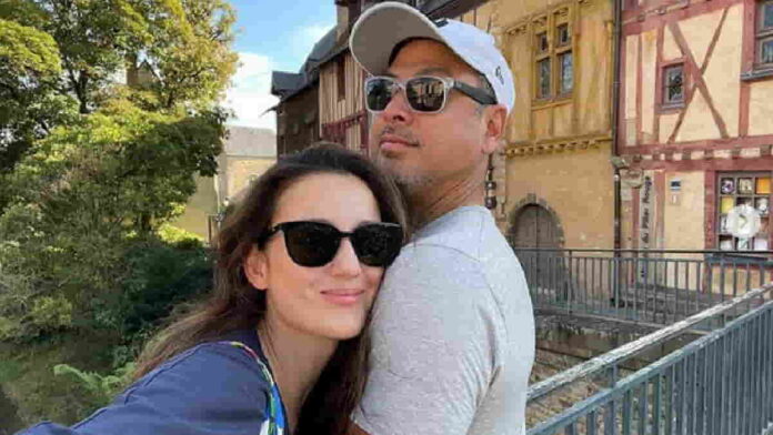 Julie Estelle Lahirkan Anak Pertama
