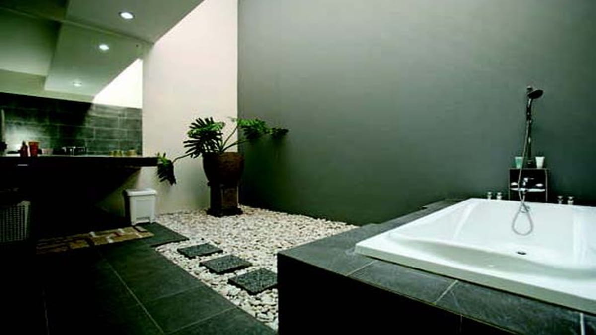Kamar Mandi Lantai Batu Kerikil