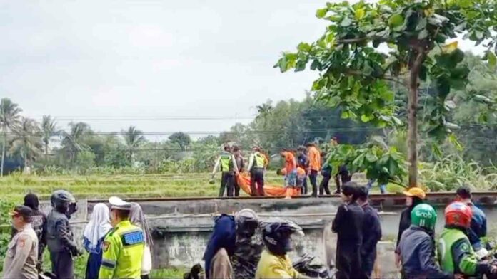 Pria Tanpa Identitas Tewas Tertabrak Kereta Api di Tasikmalaya