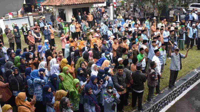 Ratusan Guru Madrasah