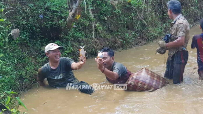 Warga Desa Jayasari Pangandaran