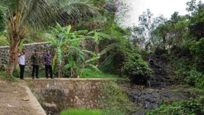 Wisata Batu Peti