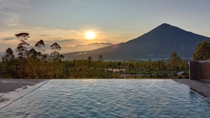 Wisata Air Panas di Garut