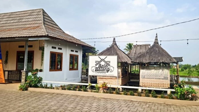 Bale Balong Tasikmalaya