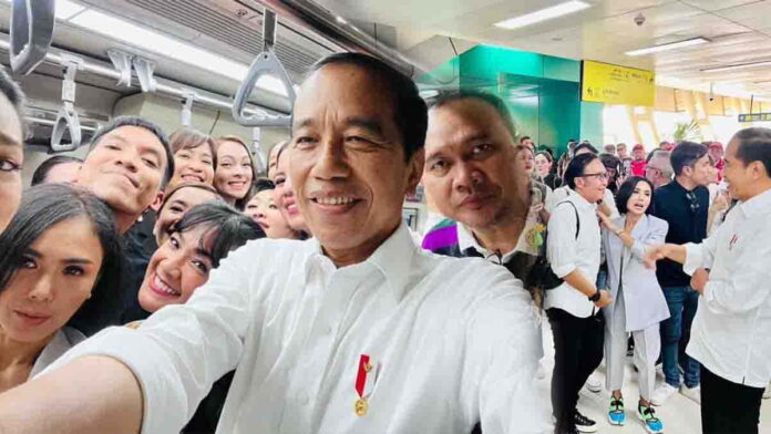 Jokowi Ajak Artis