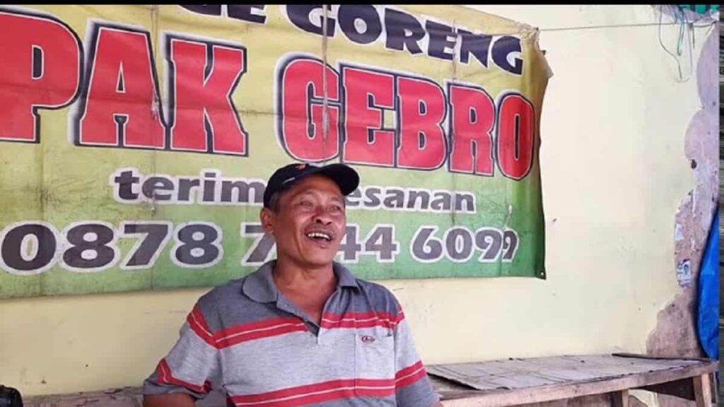 Kedai Makanan Pinggir Jalan di Bogor