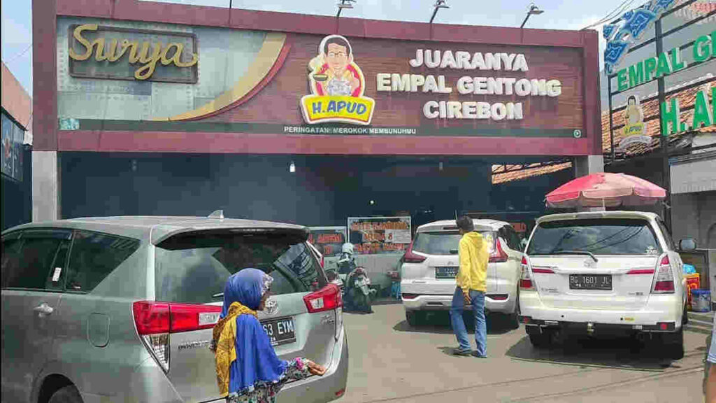 Kedai Makanan Pinggir Jalan di Cirebon