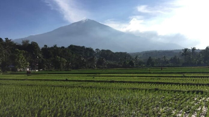 Kisah Mistis Gunung Ciremai