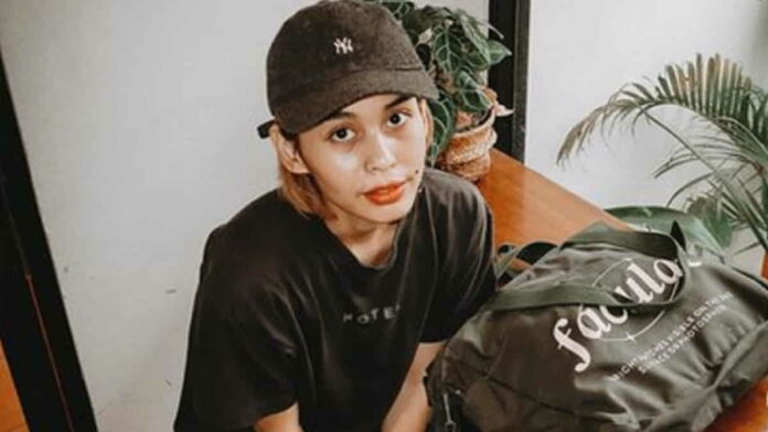 Penghasilan Conchita Caroline Dimanipulasi Ibunda