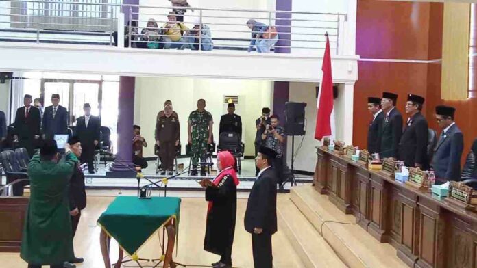 Pipin Arif Apilin Dilantik Jadi Wakil Ketua DPRD Ciamis Gantikan Heri Rafni